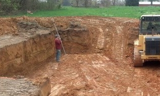Выкопать котлован под фундамент в Соликамске - от 2555 руб. | 2Землекопа-Слк